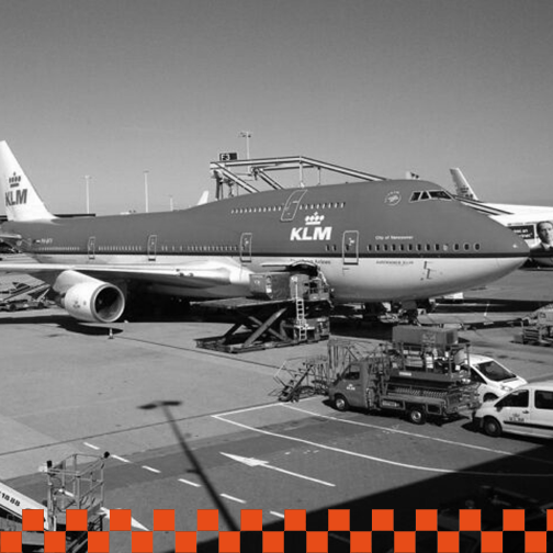 Taxi-van-Schiphol-naar-Apeldoorn-504-oranje Home